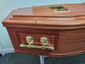 Mahogany Veneered Raised Lid Coffin - Image 4